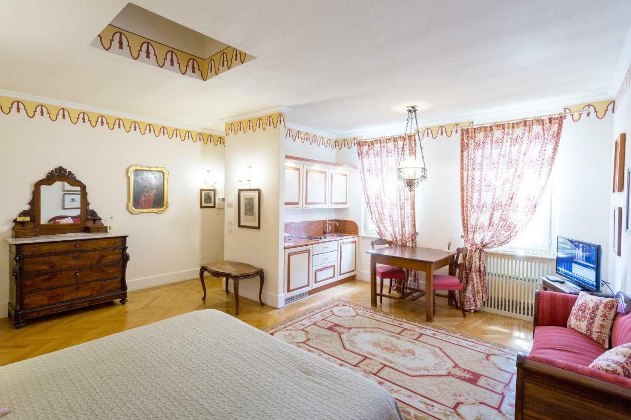 Aparthotel Palazzo Dalla Rosa Prati Parma Pokoj fotografie